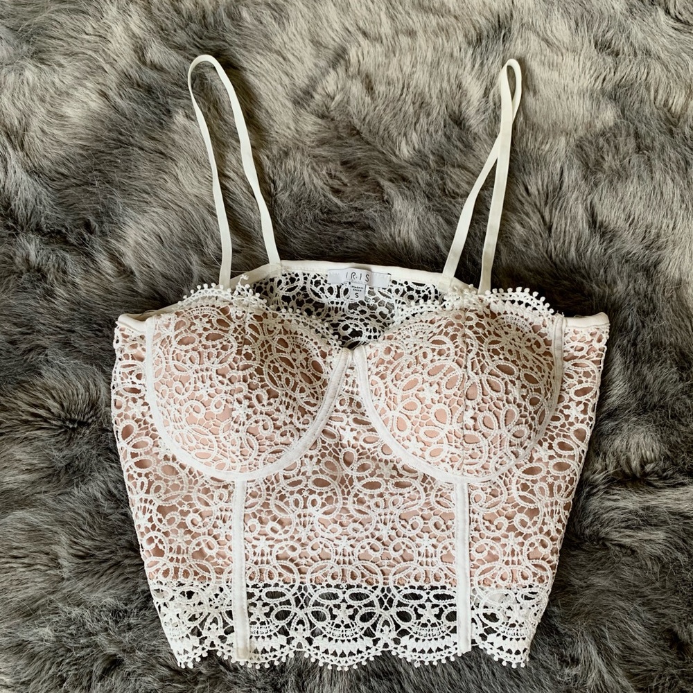 White and Tan Crop Top🌬